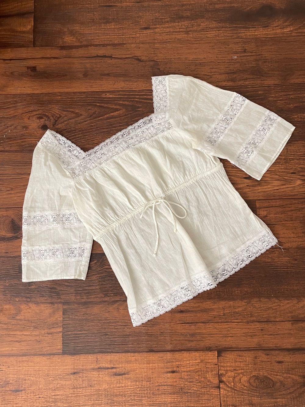 WetSeal Cream Lace-Trim Peasant Blouse Y2K Size M, runs small baby doll